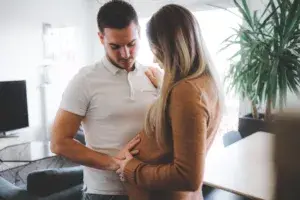 Photo couple grossesse à domicile - Marie V Photographie Essonne